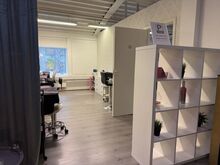Ruum asub 3-al korrusel

Lisainfo:



ÄRIPIND

• Valgusrikas äripind, mis sobib hästi ettevõtt