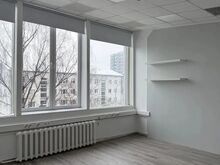 Valgusküllane äripind Pärnu maanteel, tasuta parkimine