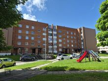Avar 1-toaline korter 6-meetrilise loožiga Viru puiestee 25 majas Silamäe linnas!Müügile on tuln