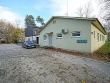 Sakus, linna sissesõidul, hubane korter üürile.