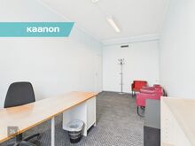 Koos mööbliga.