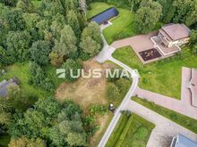 Kinnistu privaatses elamurajoonis Meremõisa külas!