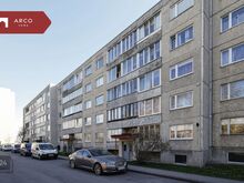 Müüa mugava asukohaga, hea planeeringuga ning väga soe 4-toaline korter