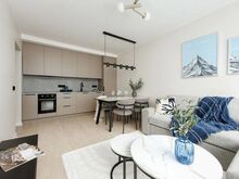 Stylish 3-bedroom with balconies — city center!