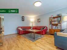 Hubane ja avar kaksikmaja rahulikus rohelises piirkonnas
