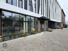 Hea nähtavusega väike äripind Avalon Plazas