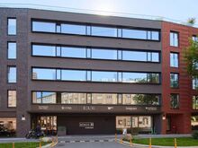 Moderne büroohoone linna südames