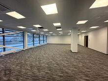Arendatav Stock-Office Turu tänava ääres
