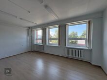 Anname üürile Pirni 5 hoones äripinna suurusega 25 m2