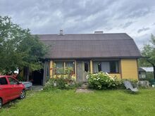 Müüa suvila arenevas Aespa külas