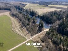 Elamumaa Tiru paisjärve ääres!