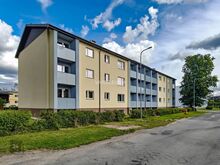 Värskelt renoveeritud kortermaja Otepää südames!
