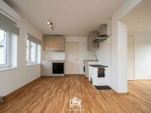 Renoveeritud valgusküllane korter oma hoovialaga!
