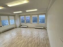 Otse omanikult renoveeritud büroo ,kahes seinas aknad