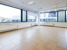 Kui hindad kaasaegset töökeskkonda, siis see büroo on just see, mida otsid