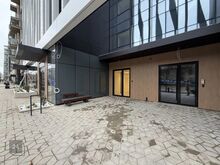 Hea nähtavusega väike äripind Avalon Plazas