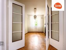Müüa väga hea asukohaga 3-toaline korter kesklinnas!