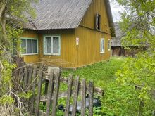 kinnistul elumaja, kaks kõrvalhoonet ja saun