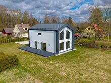 3-magamistoaga valgusküllane uus maja!