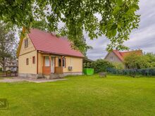 Hea asukoht, järv lähedal, avar kinnistu!