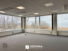 IMELISE MEREVAATEGA VÄGA VALGUSKÜLLANE BÜROO