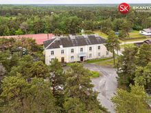 MITMETE VÕIMALUSTEGA ÄRIHOONE KLOOGA SÜDAMES