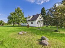 Päikesepargiga, isemajandav talukompleks