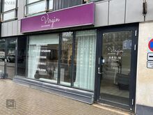 Vitriinaknaga äripind Tallinna kesklinnas