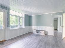 Maalilise looduse ja maastikuga Viitna külas on pakkumisel värskelt renoveeritud kena 3-toaline ko