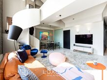 Stiilne kahekorruseline loft Fahle majas