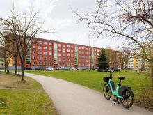 Vaikne viimane korrus, päevapäikeseküllane rõdu!