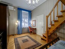 Nagu eramajas, isikliku sissepääsu ja murulapiga