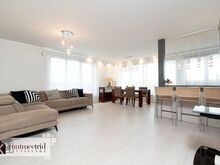 Eramaja tunne panoraamvaate ja 30 m² terrassiga.