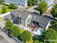 MÜÜA KAUNIS BASSEINIGA MAJA, MERE LÄHEDUSES PIRITA