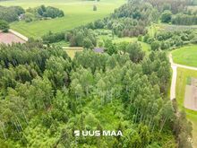 3,7 ha suurune hoonestamata kinnistu metsade vahel, hea ligipääs