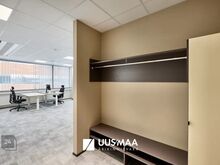 ILUS VÄIKE BÜROO, KOOSOLEKURUUMI KASUTAMISE VÕIMALUS