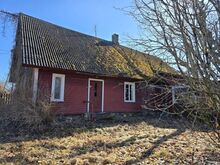 Järvega piirnev kinnistu