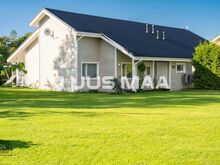 Väga hea asukohaga paarismaja aleviku keskuses!