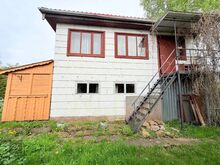 AÜ-s Vesna on müügis suvemaja koos saunaga.