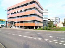 ÜÜRILE ANDA AVAR JA VALGUSKÜLLANE BÜROOPIND!