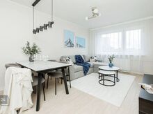 Stylish 3-bedroom with balconies — city center!