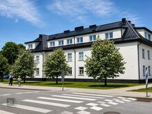 Avar, valgusküllane ja omanäoline