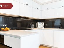 Müüa eksklusiivne kahekorruseline avar korter pindalaga 122,4 m², mis paikneb 8