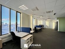 ILUS SUURTE AKENDEGA BÜROO, TASUTA PARKIMINE