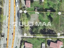 Müüa maa Vana-Pääsküla bussipeatuse kõrval