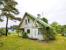 MAJA

Vaikses ja rahulikus piirkonnas asuv hubane elamu on ehitatud aastal 1975