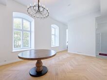 Parkimiskoht hinnas! KÕRGETE LAGEDEGA ELEGANTNE LINNAKODU!