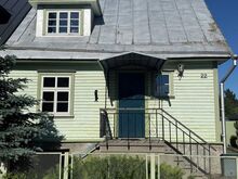 Renoveeritud majaosa Aarde tänaval