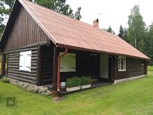 Kinnistul on 3 hoonet,elamu,kuur ja saunamaja