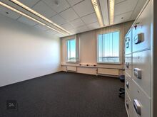 ÜÜRILE ANDA SUUREPÄRASE VAATEGA BÜROOPIND!
